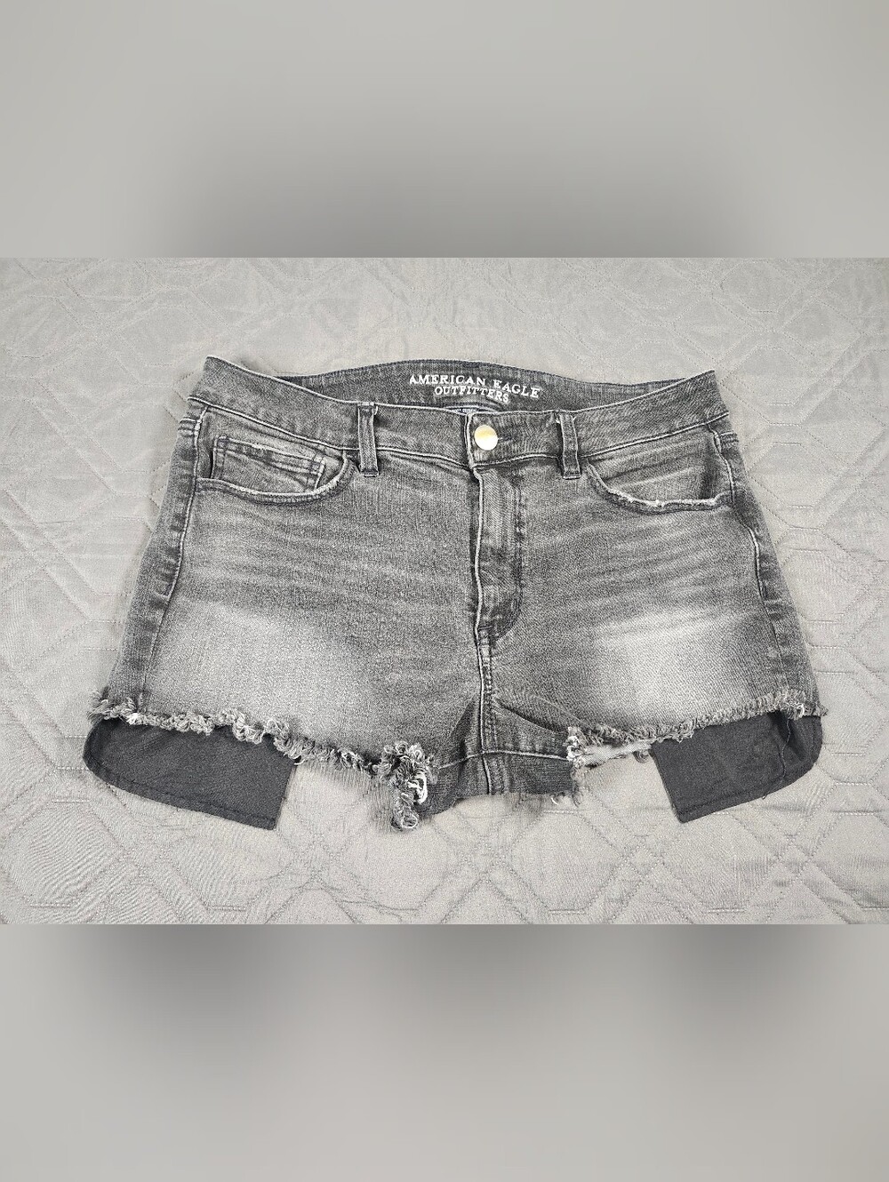 American Eagle Hi-Rise Shortie gray/black distressed denim shorts size 14